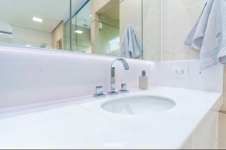 Casa de condomínio à venda com 537m², 4 quartos e 4 vagas