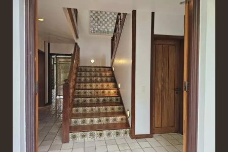 Casa à venda com 564m², 4 quartos e 3 vagas