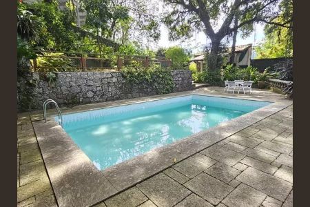 Casa à venda com 564m², 4 quartos e 3 vagas