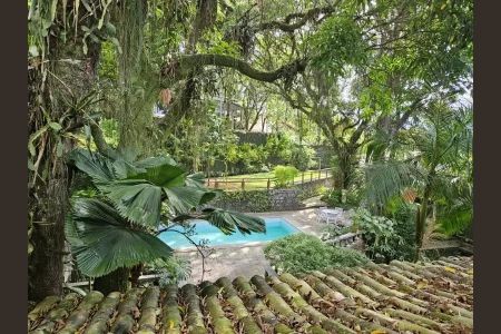 Casa à venda com 564m², 4 quartos e 3 vagas