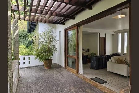 Casa à venda com 564m², 4 quartos e 3 vagas