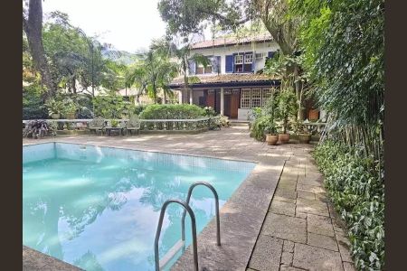 Casa à venda com 564m², 4 quartos e 3 vagas