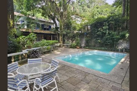 Casa à venda com 564m², 4 quartos e 3 vagas