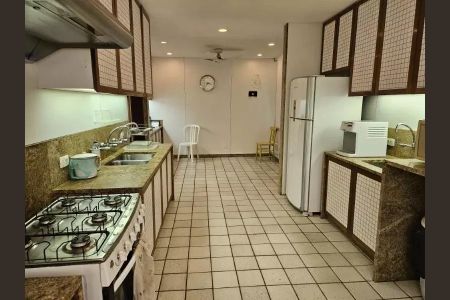 Casa à venda com 564m², 4 quartos e 3 vagas