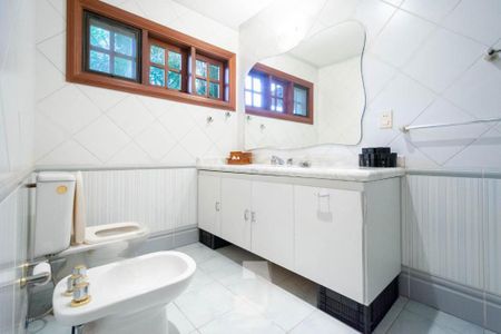 Casa de condomínio à venda com 1000m², 4 quartos e 8 vagas