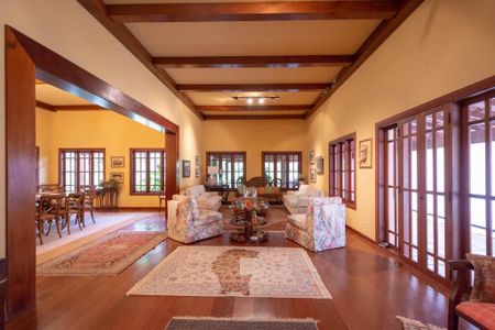 Casa de condomínio à venda com 1000m², 4 quartos e 8 vagas