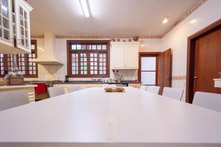 Casa de condomínio à venda com 1000m², 4 quartos e 8 vagas