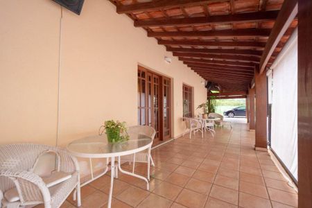 Casa de condomínio à venda com 1000m², 4 quartos e 8 vagas