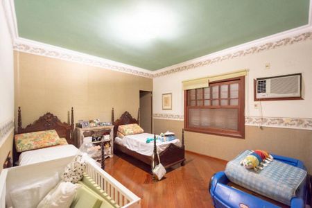 Casa de condomínio à venda com 1000m², 4 quartos e 8 vagas