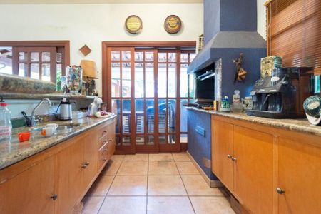 Casa de condomínio à venda com 1000m², 4 quartos e 8 vagas