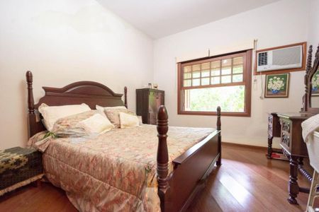 Casa de condomínio à venda com 1000m², 4 quartos e 8 vagas