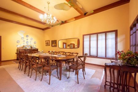 Casa de condomínio à venda com 1000m², 4 quartos e 8 vagas