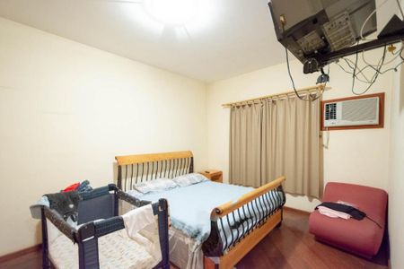 Casa de condomínio à venda com 1000m², 4 quartos e 8 vagas