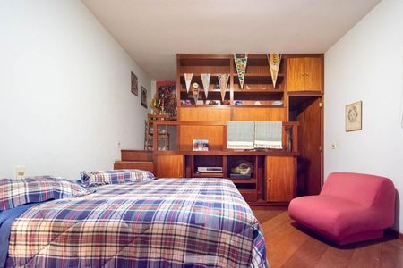 Casa de condomínio à venda com 1000m², 4 quartos e 8 vagas