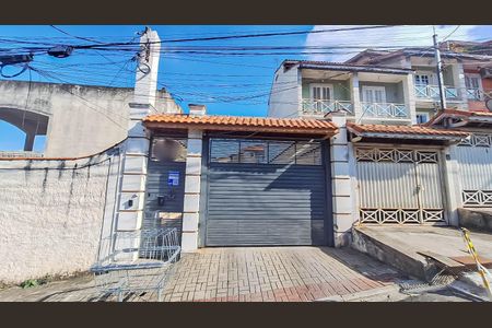 Casa de condomínio à venda com 101m², 2 quartos e 2 vagas Casa de condomínio à venda com 101m², 2 quartos e 2 vagasFachada