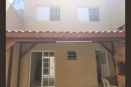 Casa à venda com 200m², 2 quartos e 2 vagas Casa à venda com 200m², 2 quartos e 2 vagasChurrasqueira