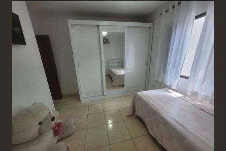 Casa à venda com 200m², 2 quartos e 2 vagas Casa à venda com 200m², 2 quartos e 2 vagasQuarto