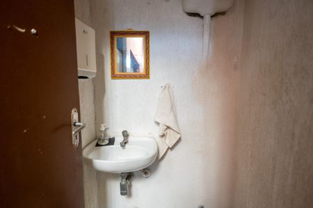 Casa à venda com 294m², 3 quartos e 4 vagasBanheiro área de serviço