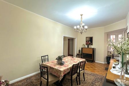 Apartamento à venda com 243m², 4 quartos e 1 vaga Apartamento à venda com 243m², 4 quartos e 1 vagaSala de Jantar