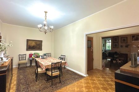 Apartamento à venda com 243m², 4 quartos e 1 vaga Apartamento à venda com 243m², 4 quartos e 1 vagaSala de Jantar