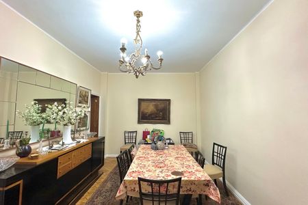 Apartamento à venda com 243m², 4 quartos e 1 vaga Apartamento à venda com 243m², 4 quartos e 1 vagaSala de Jantar