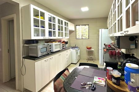 Apartamento à venda com 243m², 4 quartos e 1 vaga Apartamento à venda com 243m², 4 quartos e 1 vagaCozinha