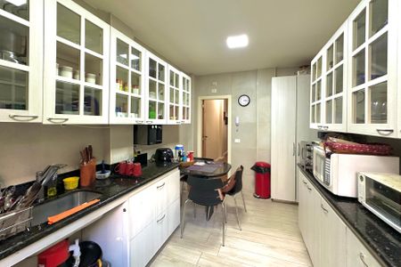 Apartamento à venda com 243m², 4 quartos e 1 vaga Apartamento à venda com 243m², 4 quartos e 1 vagaCozinha