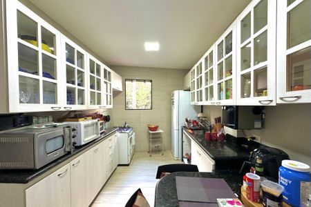 Apartamento à venda com 243m², 4 quartos e 1 vaga Apartamento à venda com 243m², 4 quartos e 1 vagaCozinha