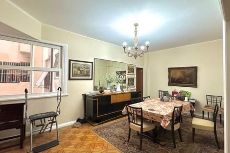 Apartamento à venda com 243m², 4 quartos e 1 vaga Apartamento à venda com 243m², 4 quartos e 1 vagaSala de Jantar