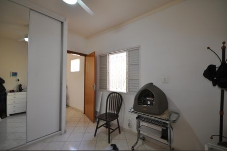 Casa à venda com 200m², 2 quartos e 2 vagasQuarto 2