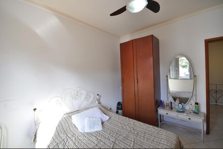 Casa à venda com 200m², 2 quartos e 2 vagasQuarto 1