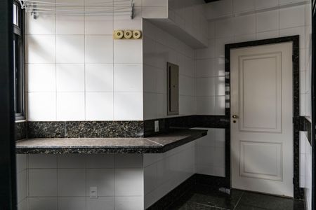 Apartamento para alugar com 388m², 3 quartos e 4 vagasÁrea de Serviço