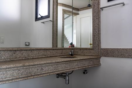 Apartamento para alugar com 388m², 3 quartos e 4 vagasLavabo