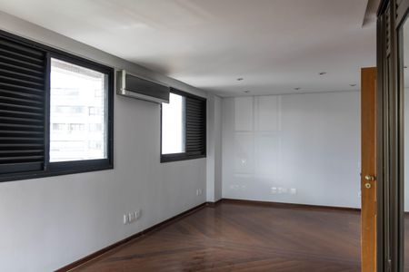 Apartamento para alugar com 388m², 3 quartos e 4 vagasSuíte 1