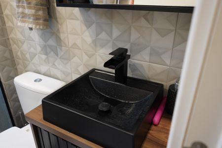 Apartamento à venda com 74m², 3 quartos e 2 vagasBanheiro da Suíte