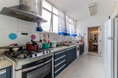 Apartamento à venda com 600m², 4 quartos e 3 vagas Apartamento à venda com 600m², 4 quartos e 3 vagasCozinha