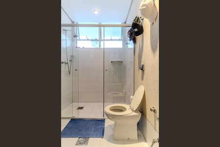 Apartamento à venda com 600m², 4 quartos e 3 vagas Apartamento à venda com 600m², 4 quartos e 3 vagasBanheiro Social 1