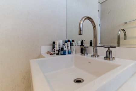 Apartamento à venda com 600m², 4 quartos e 3 vagas Apartamento à venda com 600m², 4 quartos e 3 vagasBanheiro Social 1