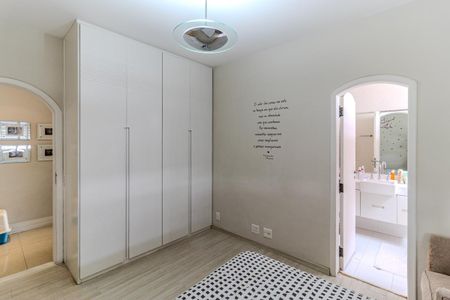 Apartamento à venda com 600m², 4 quartos e 3 vagas Apartamento à venda com 600m², 4 quartos e 3 vagasSuíte 1