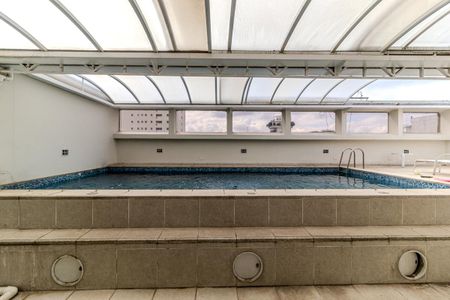 Apartamento à venda com 600m², 4 quartos e 3 vagas Apartamento à venda com 600m², 4 quartos e 3 vagasPiscina