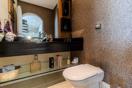 Apartamento à venda com 600m², 4 quartos e 3 vagas Apartamento à venda com 600m², 4 quartos e 3 vagasLavabo