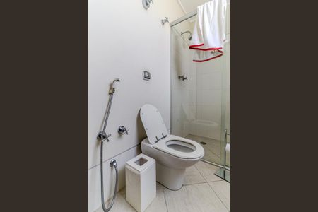 Apartamento à venda com 600m², 4 quartos e 3 vagas Apartamento à venda com 600m², 4 quartos e 3 vagasBanheiro Social 2