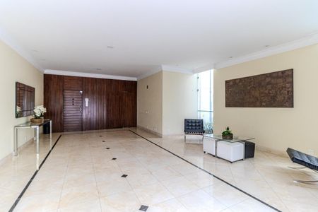 Apartamento à venda com 600m², 4 quartos e 3 vagas Apartamento à venda com 600m², 4 quartos e 3 vagasHall Social