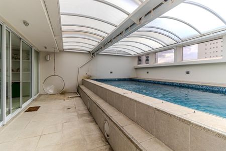 Apartamento à venda com 600m², 4 quartos e 3 vagas Apartamento à venda com 600m², 4 quartos e 3 vagasPiscina