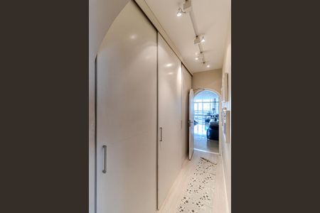 Apartamento à venda com 600m², 4 quartos e 3 vagas Apartamento à venda com 600m², 4 quartos e 3 vagasCorredor