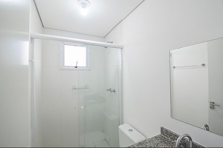 Apartamento à venda com 68m², 2 quartos e 1 vaga Apartamento à venda com 68m², 2 quartos e 1 vagaBanheiro da Suíte 2