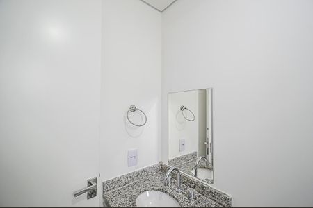 Apartamento à venda com 68m², 2 quartos e 1 vaga Apartamento à venda com 68m², 2 quartos e 1 vagaBanheiro da Suíte