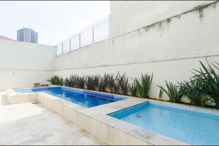 Apartamento à venda com 68m², 2 quartos e 1 vaga Apartamento à venda com 68m², 2 quartos e 1 vagaÁrea comum - Piscina