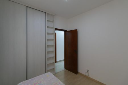 Apartamento à venda com 201m², 3 quartos e 2 vagas Apartamento à venda com 201m², 3 quartos e 2 vagasQuarto 2