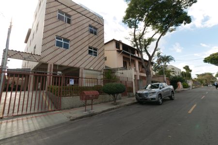Apartamento à venda com 201m², 3 quartos e 2 vagas Apartamento à venda com 201m², 3 quartos e 2 vagasPlaca